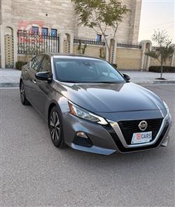 نيسان ألتيما